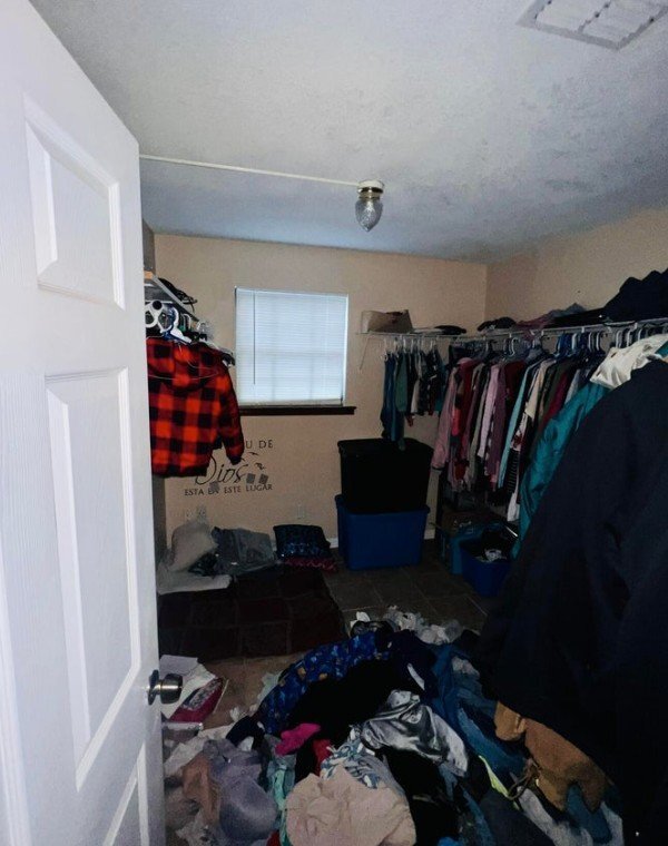 Photo - 302 Bernard Rd