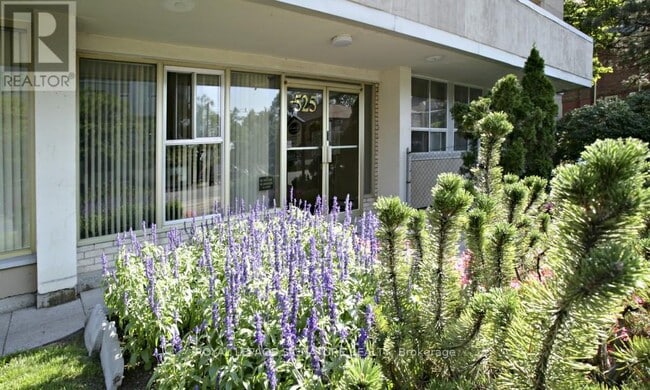 Photo - 525 Eglinton Ave E Unit 203