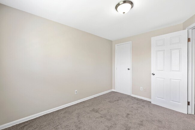 800 Harrisburg Pike Unit 1 bedroom