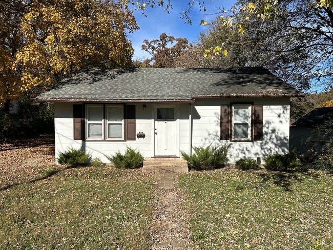 Building Photo - 214 Poplar St