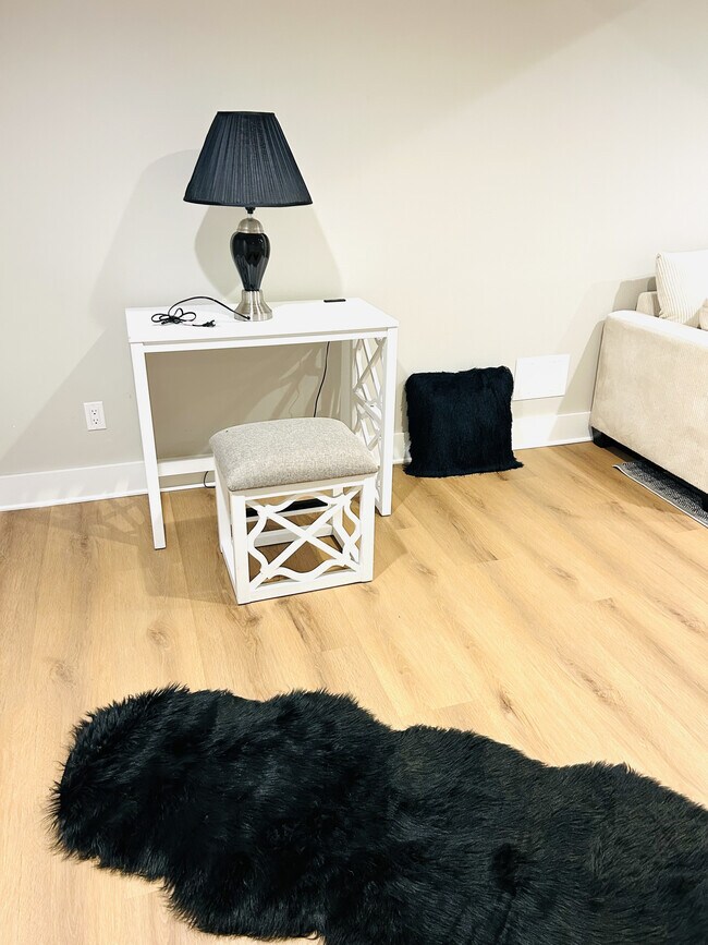 Photo - 1516 Hamilton St NW