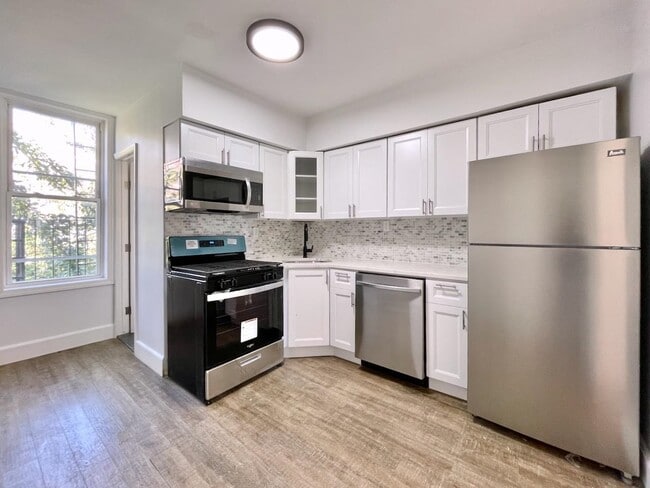 Building Photo - 212 15th St Unit 5