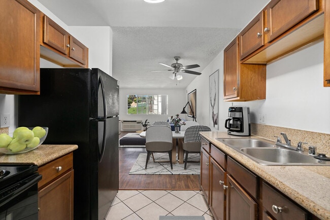 Colina Park North Apartments