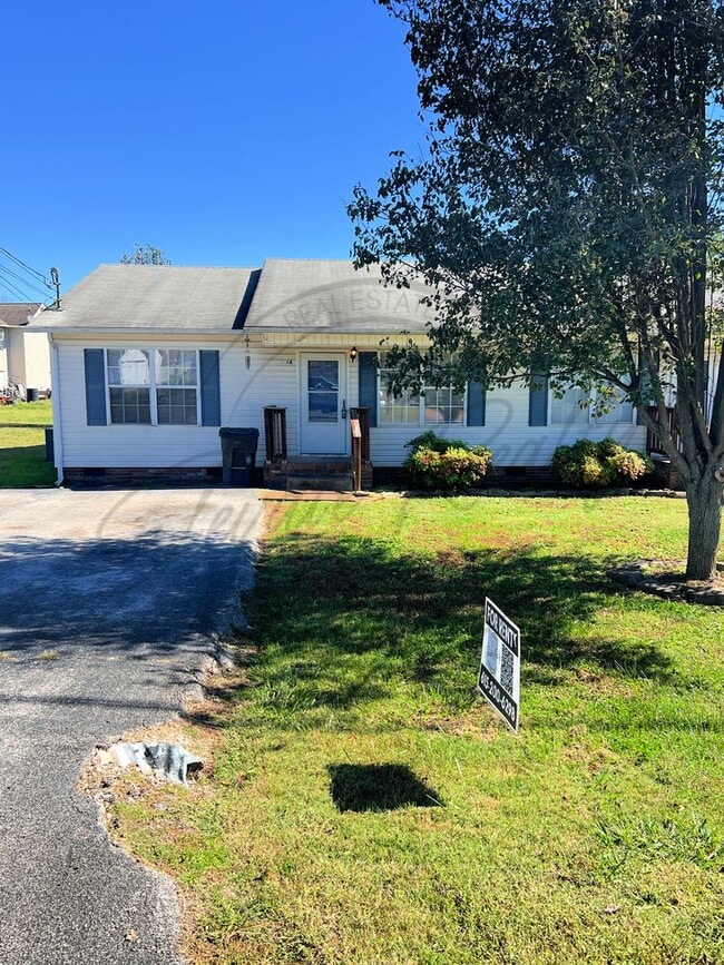 Photo - ON SPECIAL: Three Bedroom Ranch with Appli...