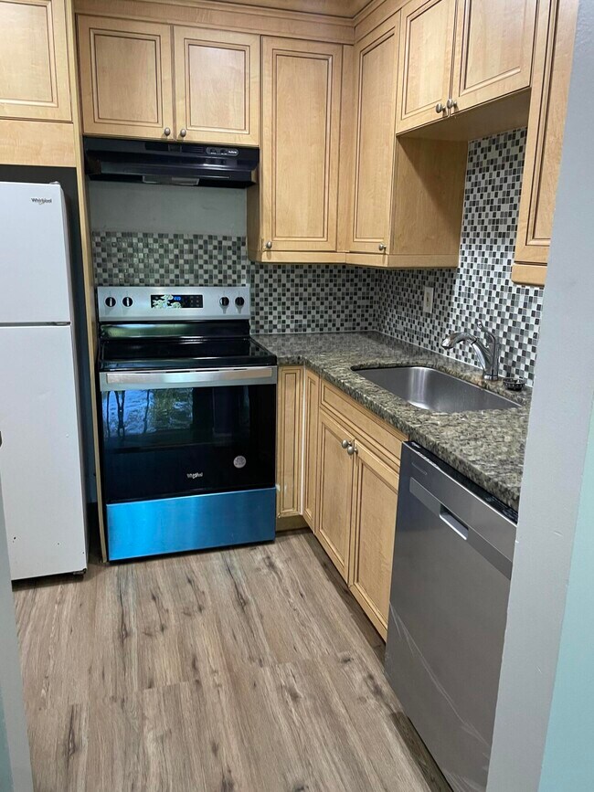 Building Photo - 610 NW 13th St Unit 38 Rental
