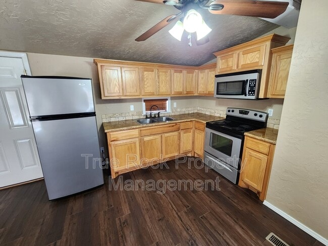 Building Photo - 19043 County Rd 1567 Rental