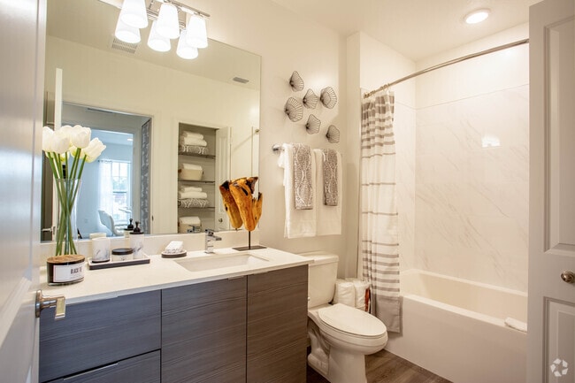 1BR, 1BA- 794 SF - Allegre - Bathroom