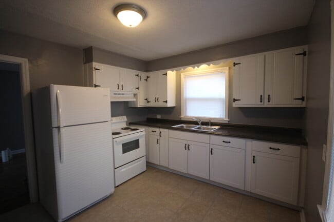 305 N Moore Rd