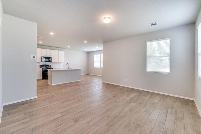 Photo - 68 Bent Trl Ln