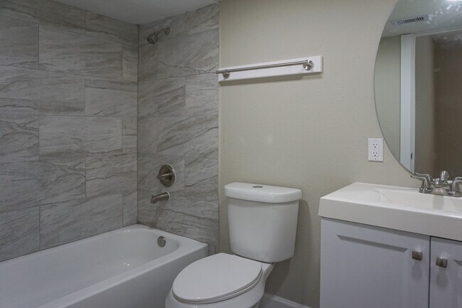 Photo - 3703 Market St