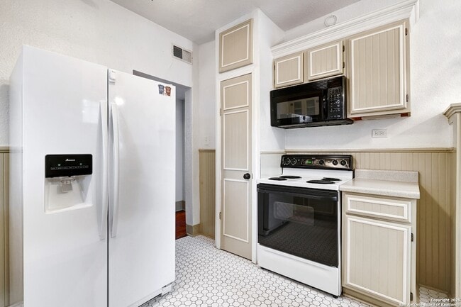 Photo - 901 E Euclid Ave