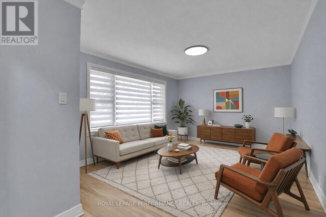 Photo - 934 Smyth Rd