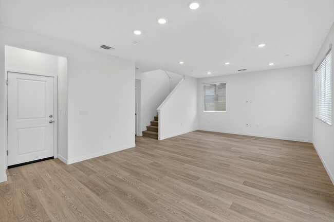 Photo - 5328 Allentown Wy