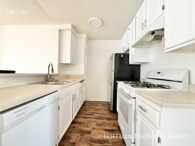 Building Photo - 9929 Sepulveda Blvd Unit 106