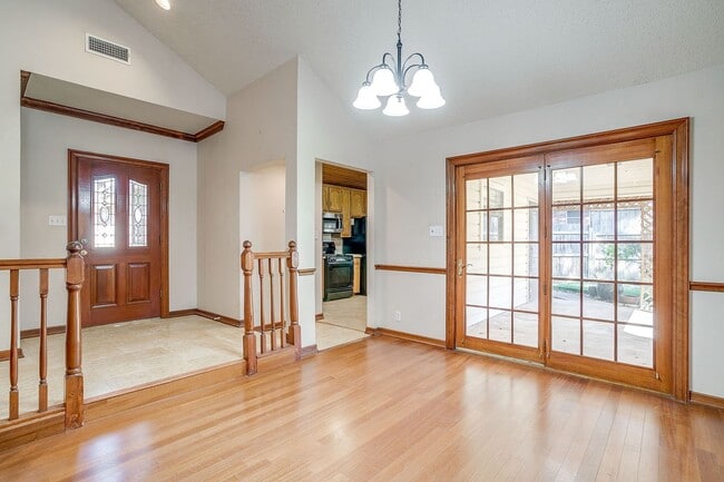 Photo - Perfect Location- Grapevine  3 Bed, 2 Bath...