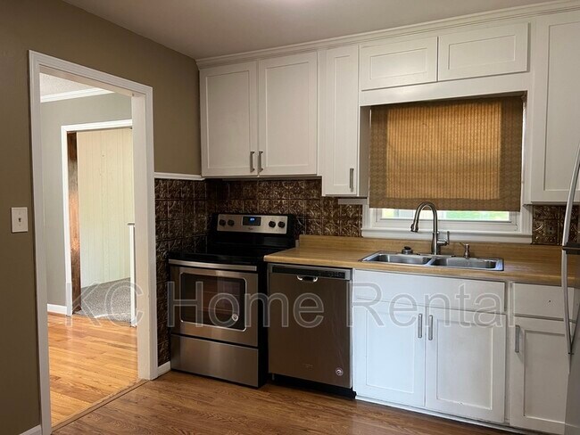 Photo - 6710 Hadley St