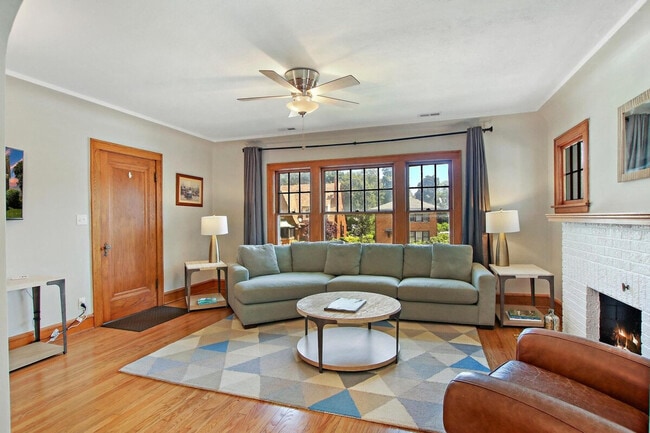 Photo - 915 W Pacific Ave Unidad ID1265537P