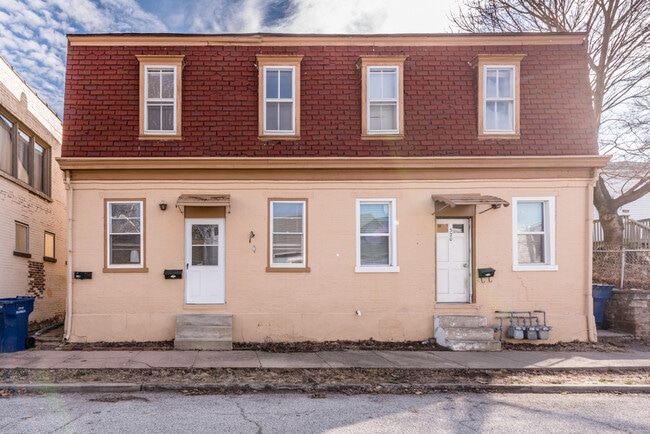 Building Photo - 318 S Church St Rental