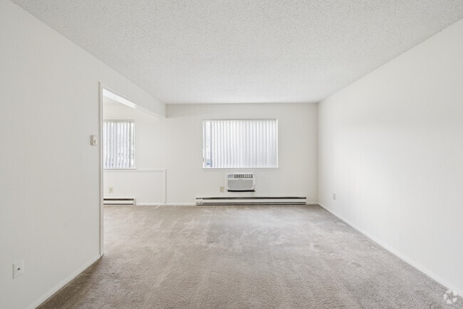 2BR, 1.5BA - 912SF - Living Room