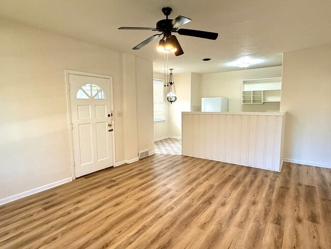 Building Photo - 913 F St Unit 913 F St #1