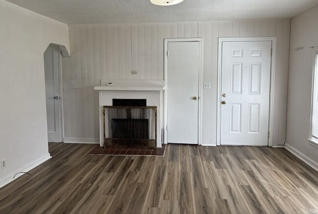 Photo - 2Bd/1Ba Single Story House - Available to View!