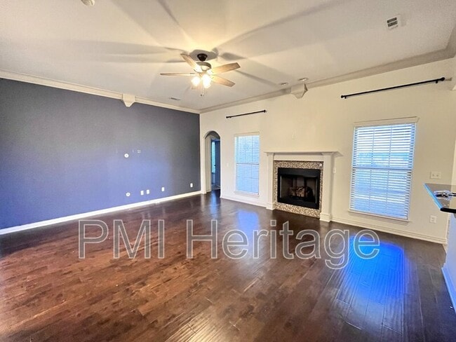 Photo - 206 Peyton St