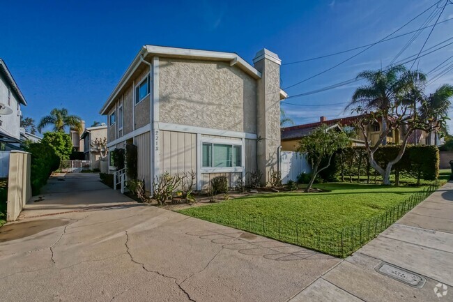 Building Photo - REMODELED, BRIGHT & AIRY, 1550 SQ FT, 3BR2... Rental