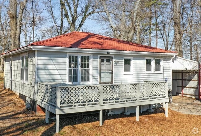 Building Photo - 823 E Tinsley St Rental