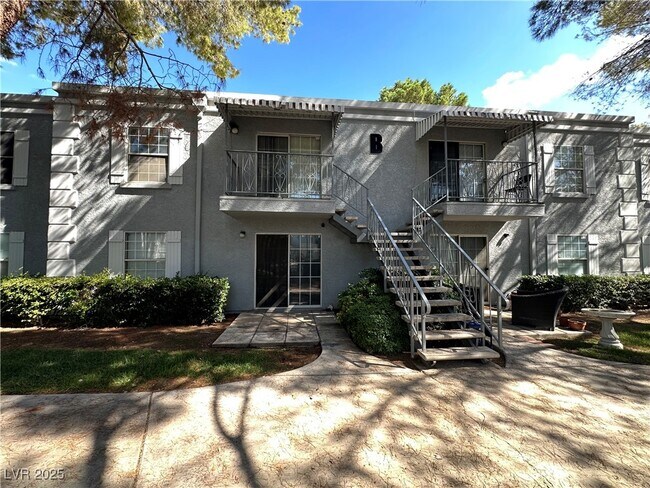 Building Photo - 3823 S Maryland Pkwy Unit B10