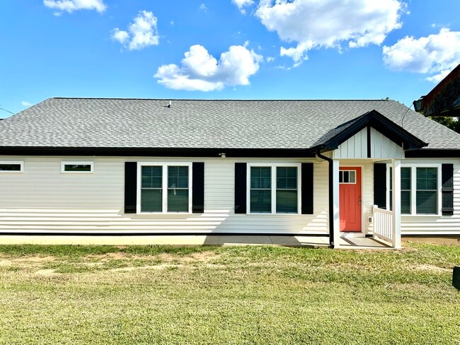 Hermoso exterior artesanal - 2217 Kenwood Blvd SE Unidad A