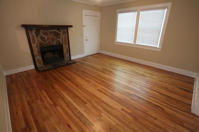 Photo - 3bed/2bath House off of Wire Road. Rental includes water!