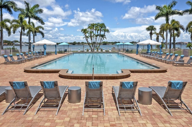 Waters Pointe
