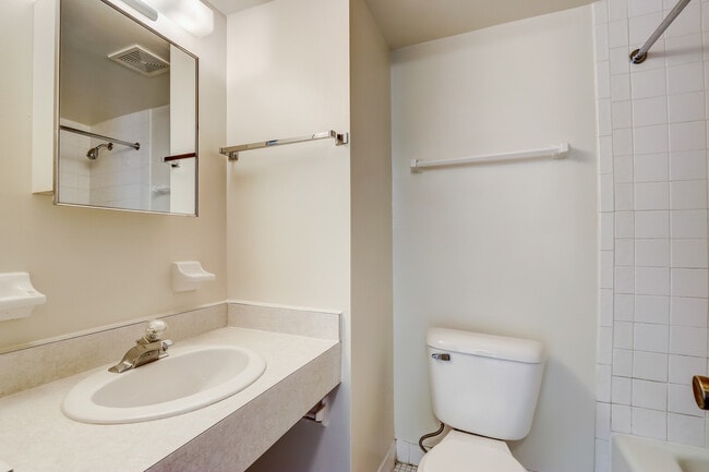 Photo - Avenue Manor Apartments