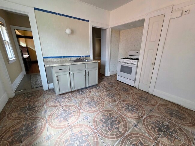 Photo - 2960 N Maryland Ave Unit 2962