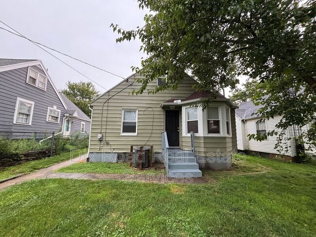 Photo - 144 Niagara Ave