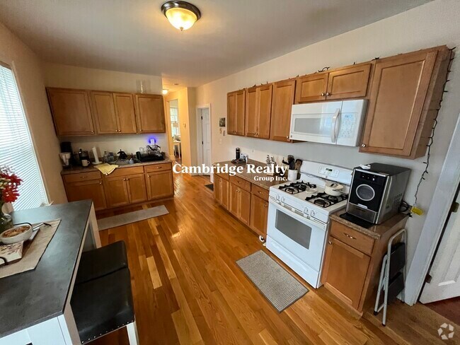 Building Photo - 15 Sargent Ave Unit 1T Rental