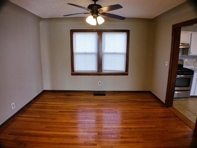 Photo - 9837 Minnick Ave