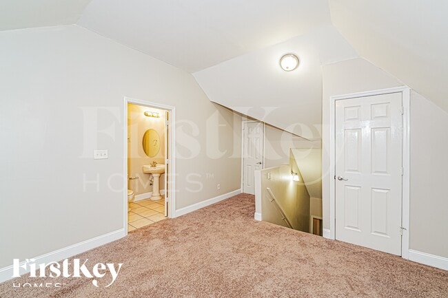 Photo - 230 Vineyard Ln