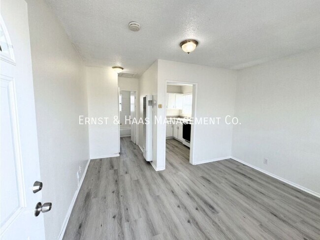 13812 S Avalon Blvd Unidad A