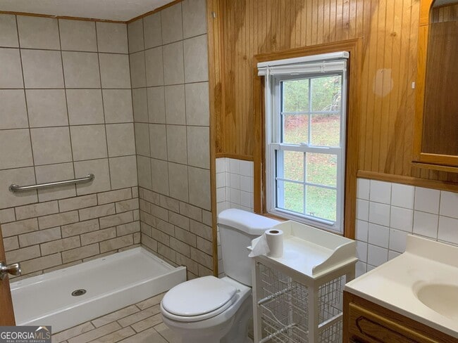 Photo - 1590 Waterworks Rd