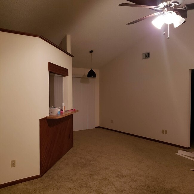 Photo - 2658B San Francisco Blvd Unit B