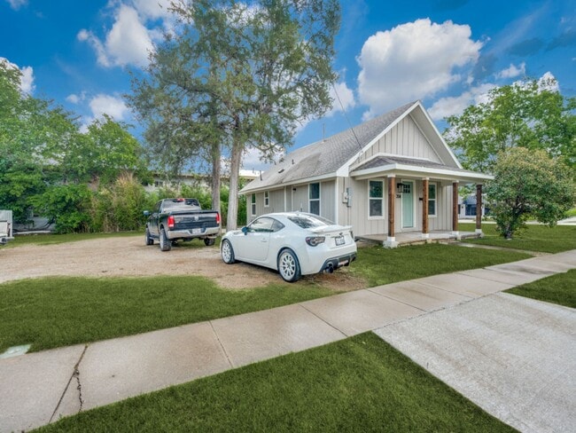 Photo - Welcome to Your Ideal Home: 3-Bedroom, 2-Bath Gem Near UNT and Downtown!