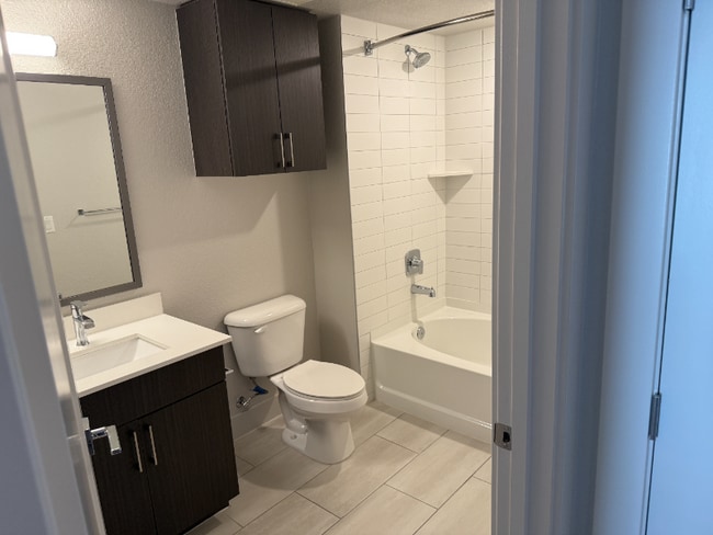 Photo - 4400 S Syracuse St Unidad A1