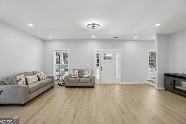 Photo - 3189 Jackson St