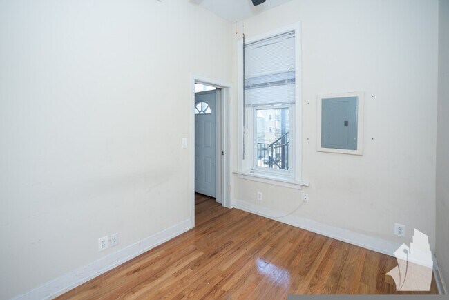 Photo - 3356 N Sheffield Ave Unidad 1