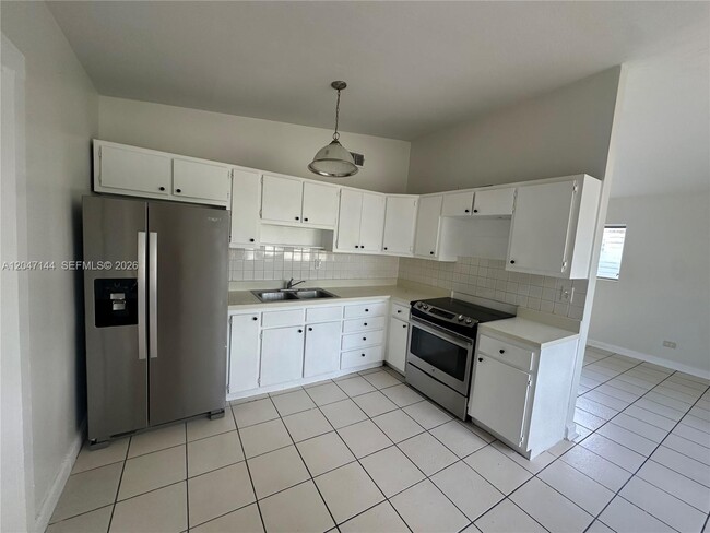 Photo - 821 SW 2nd St