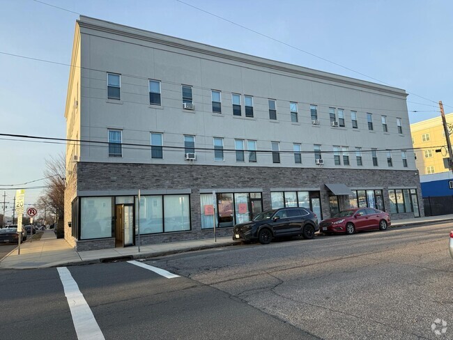 Building Photo - 1008 Central Ave Unit A6 Rental