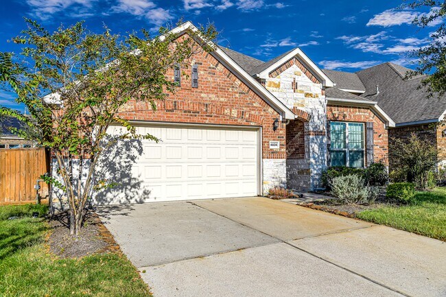 Photo - 4834 Oak Rambling Dr