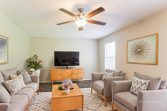 Photo - 1910 Emerald Pathway Dr