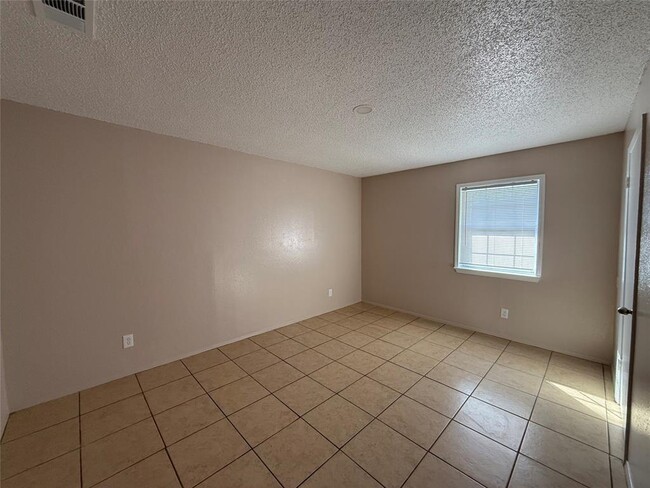 Photo - 2203 Donahue Ln